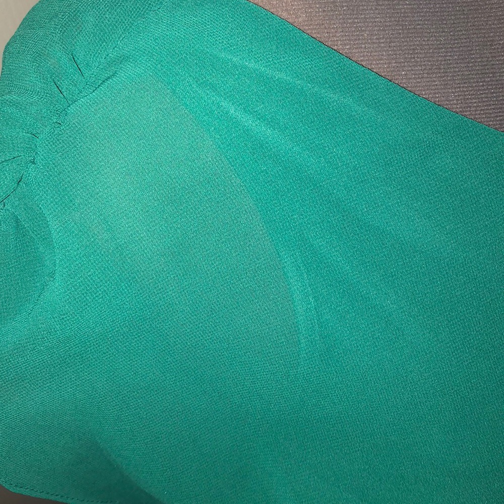 Flattering High-Low Dress - Picture 4 of 6